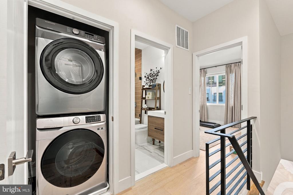 1618 GERMANTOWN AVENUE Unit: B