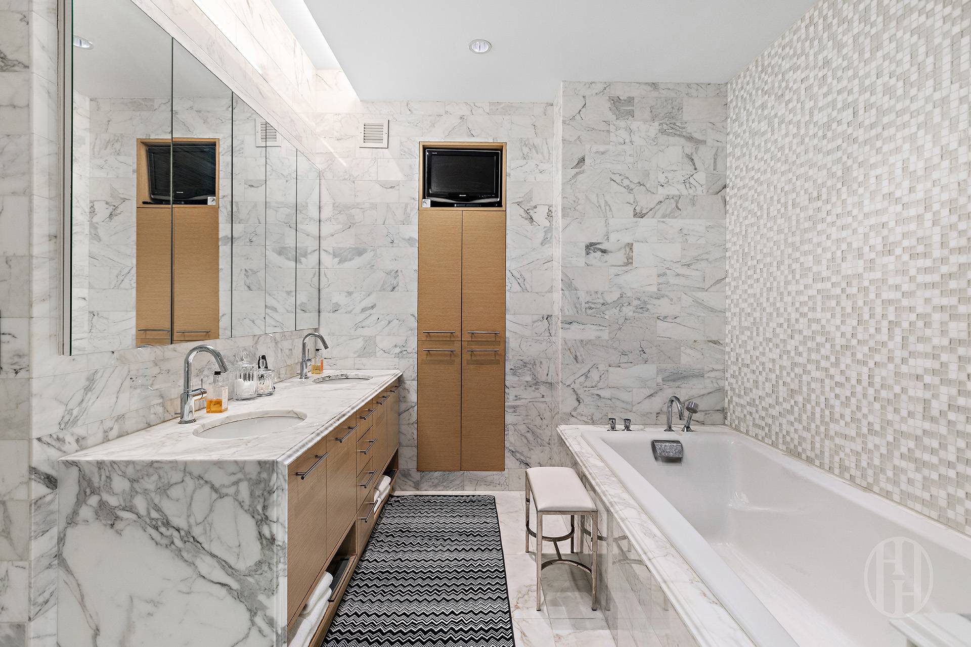 310 E 53rd Street 16C