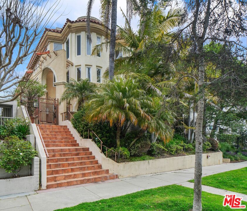 933 15th St Unit: C