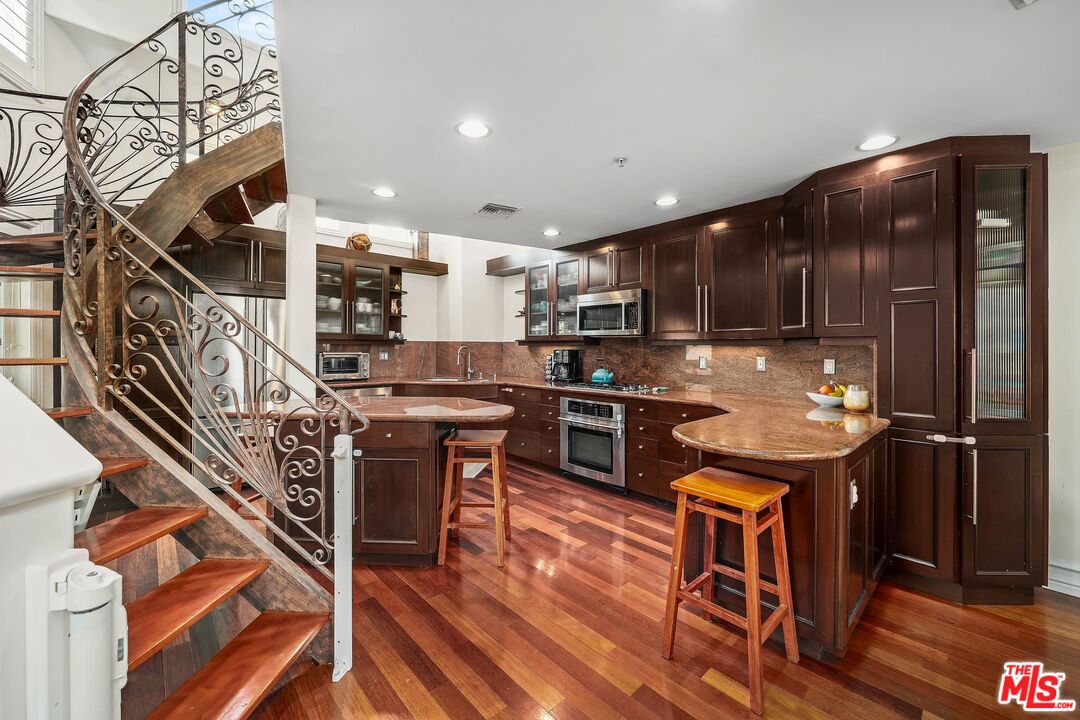 933 15th St Unit: C