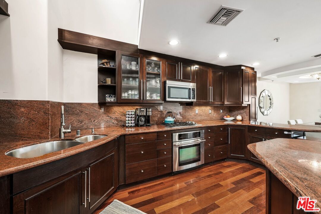 933 15th St Unit: C