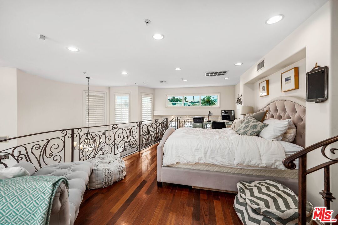 933 15th St Unit: C