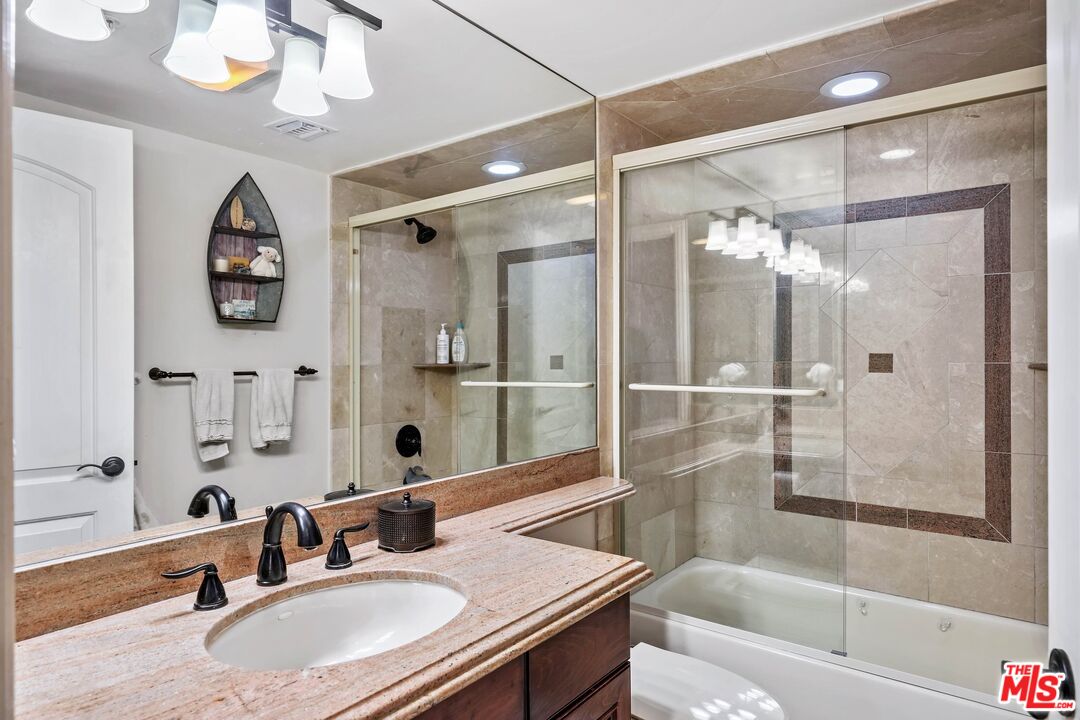 933 15th St Unit: C