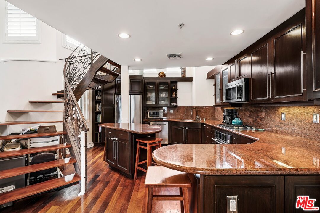 933 15th St Unit: C