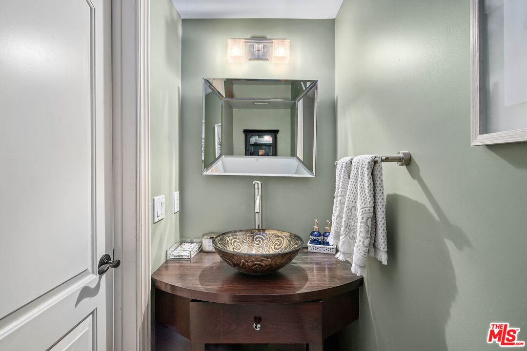 933 15th St Unit: C