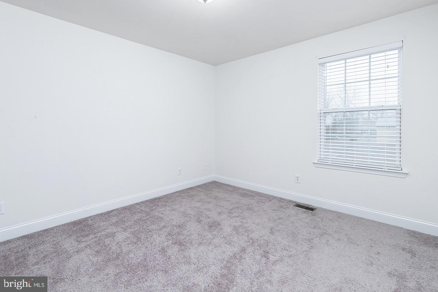 40 Chestnut Hill Ct