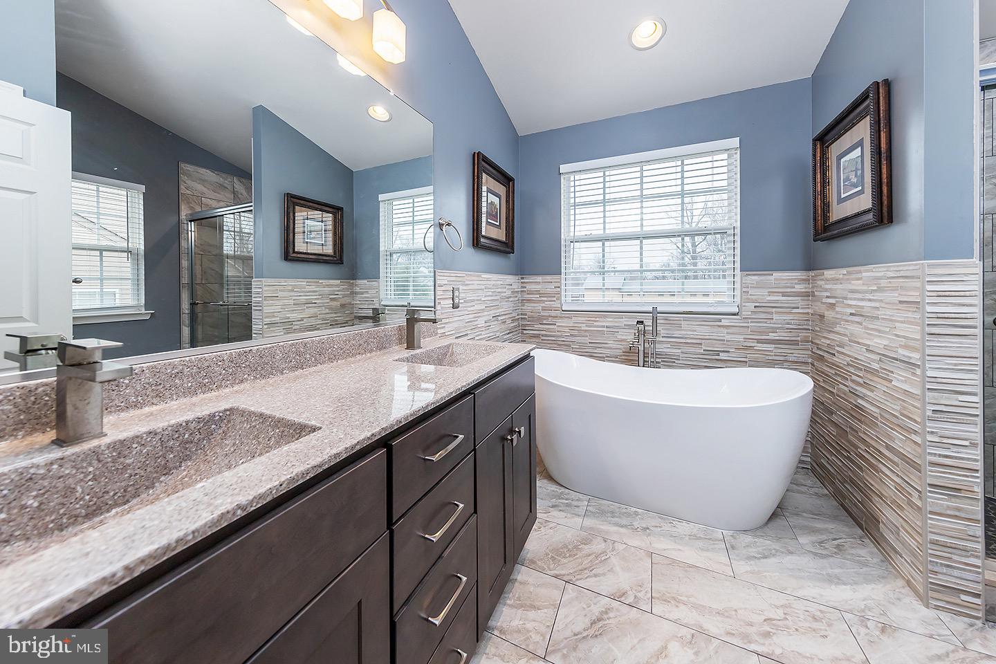 40 Chestnut Hill Ct