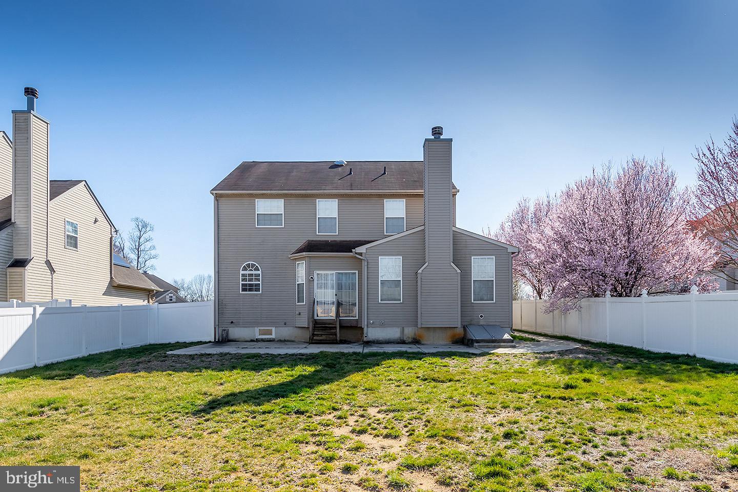 40 Chestnut Hill Ct