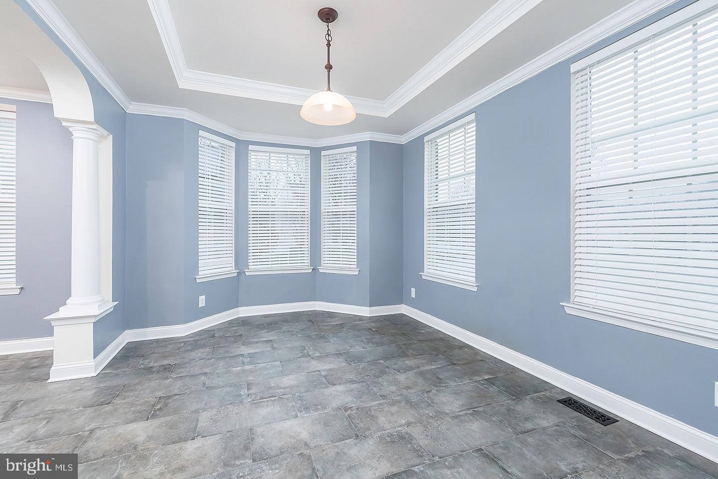 40 Chestnut Hill Ct