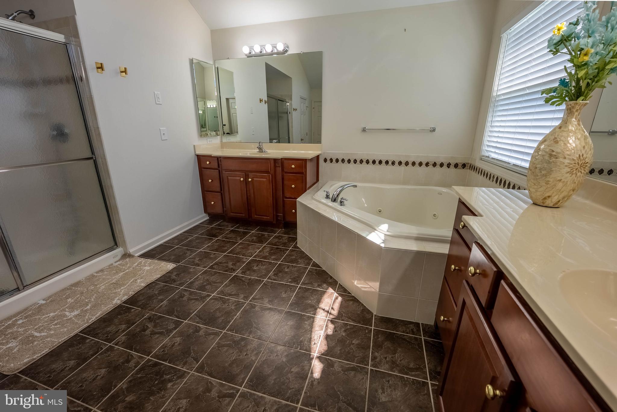 516 RACHEL DR
