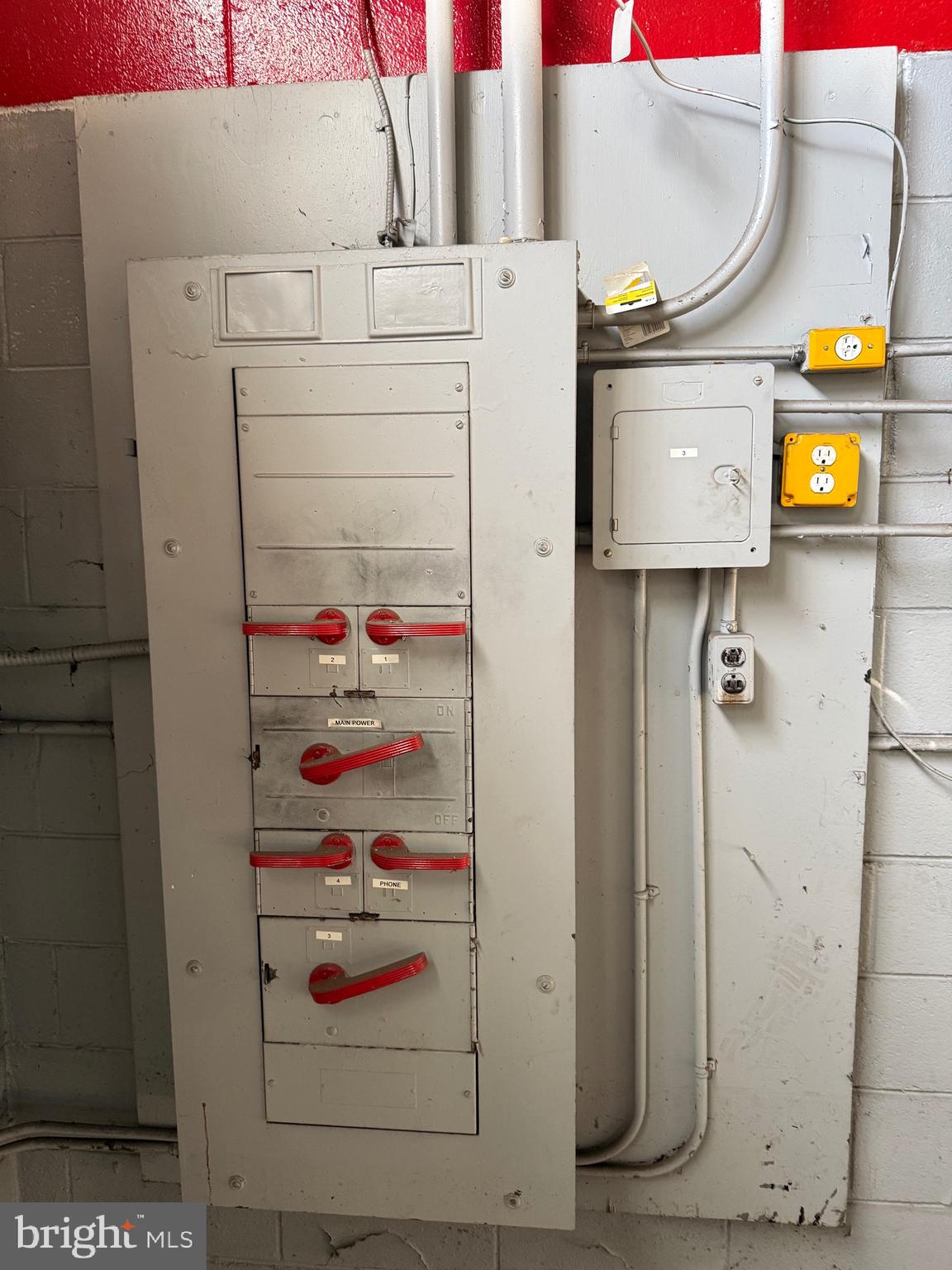 1590 5TH STREET BUILDING 2