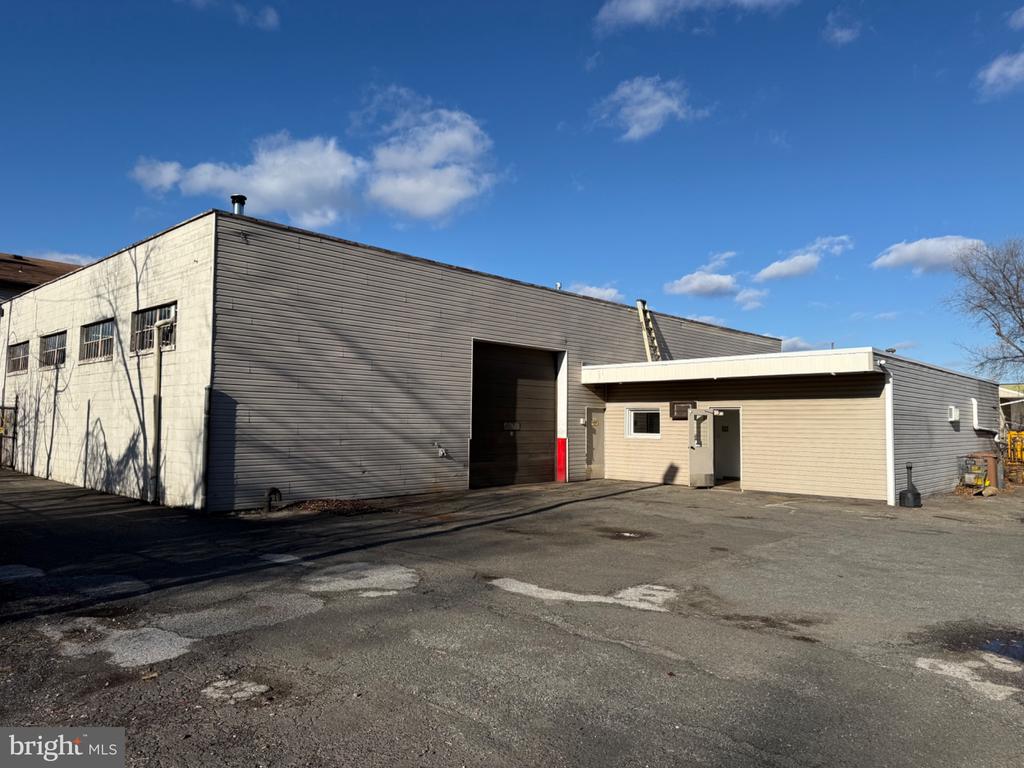 1590 5TH STREET BUILDING 2