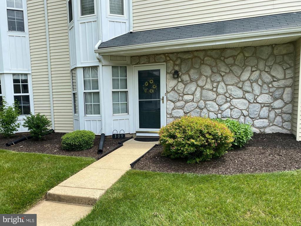 309 Hopkins Ct