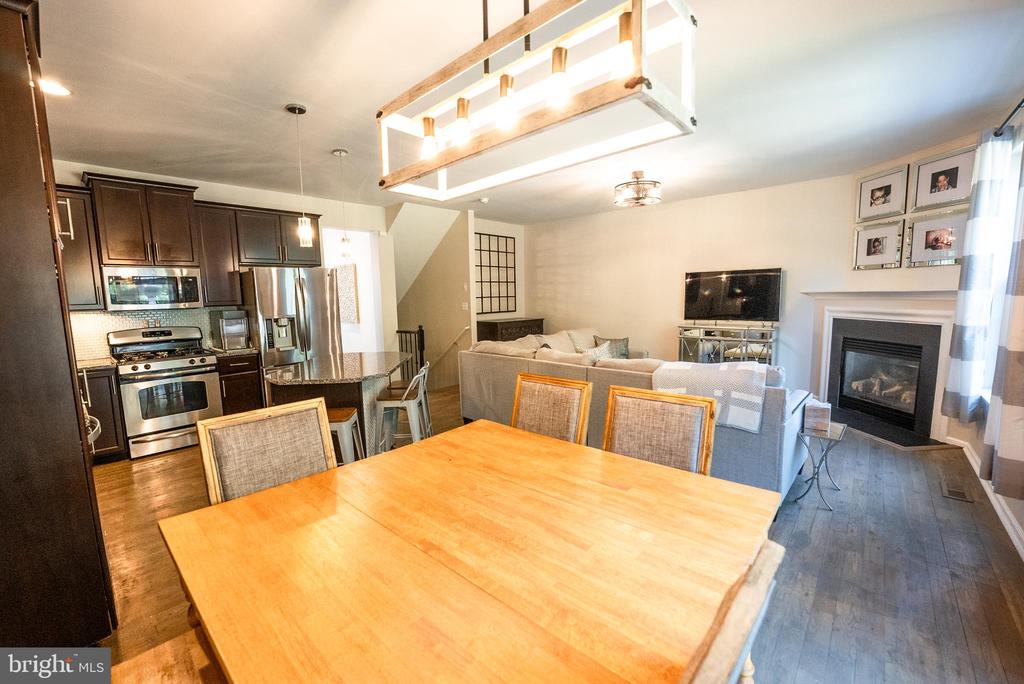 54 Lilly Dr