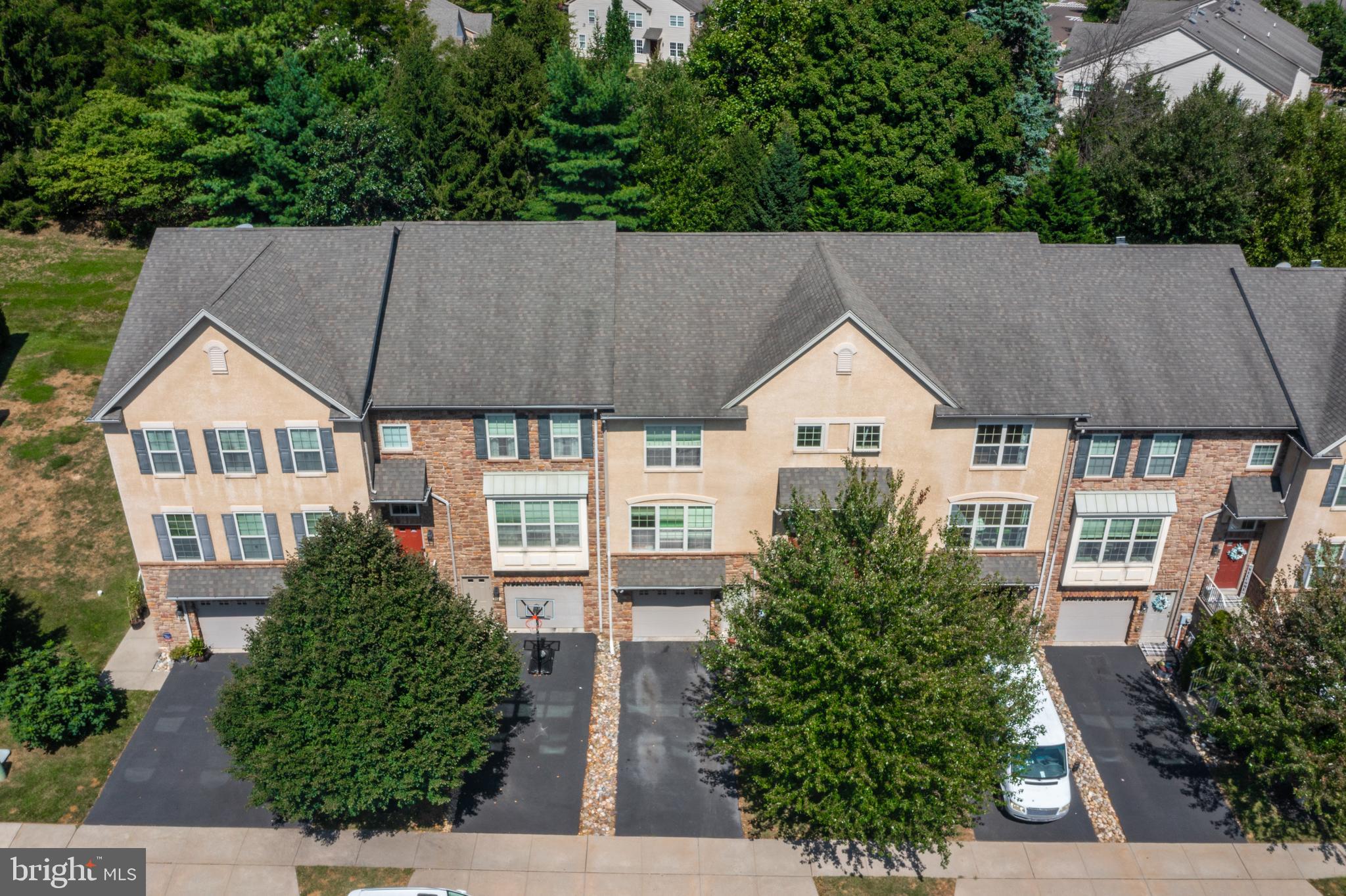 54 Lilly Dr
