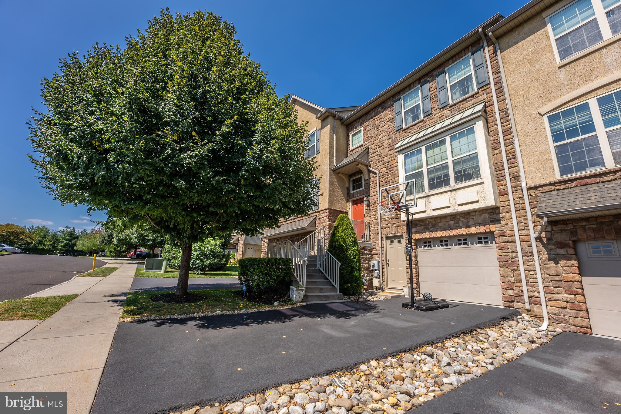 54 Lilly Dr