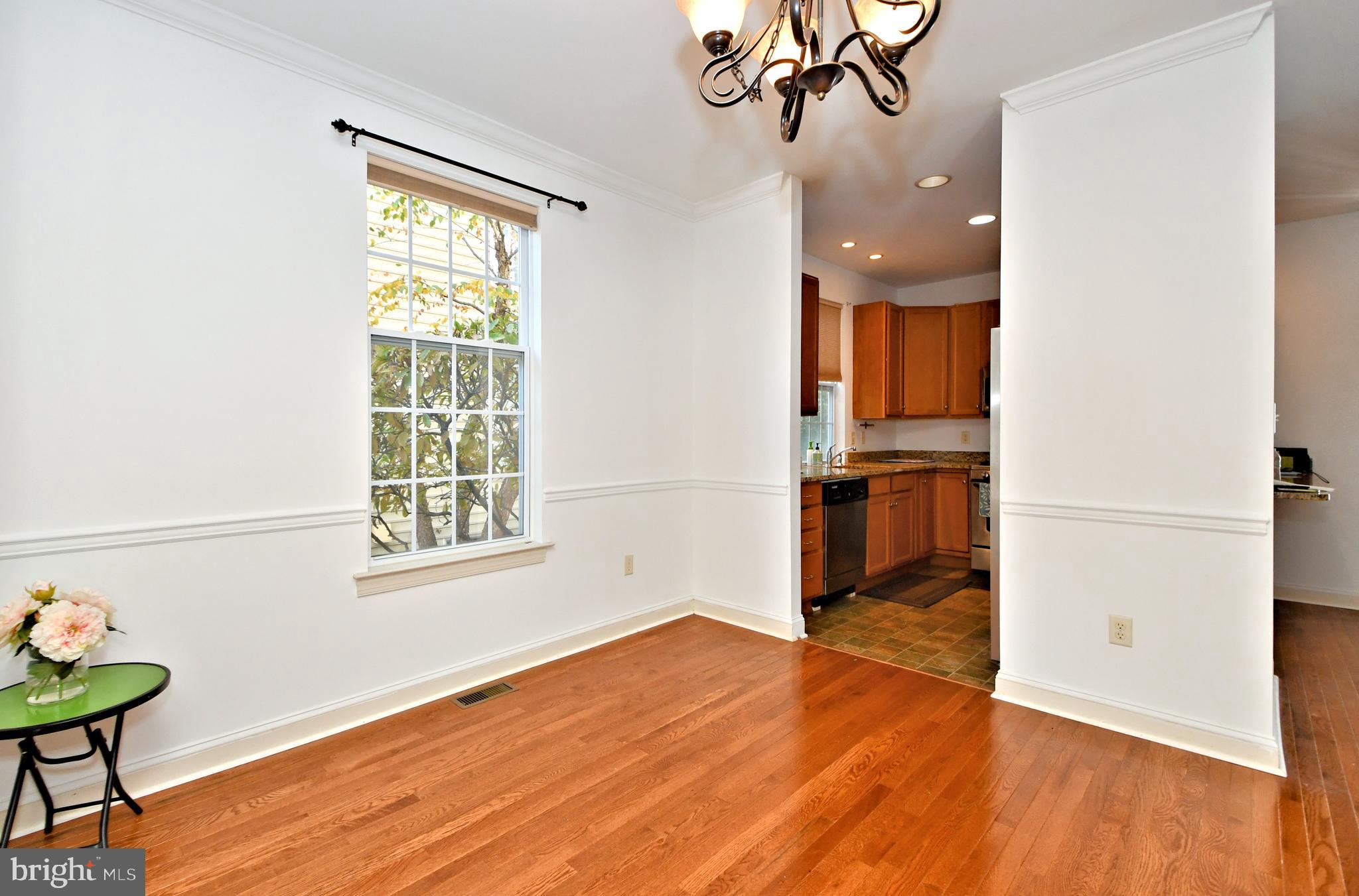 416 Oxford Ln