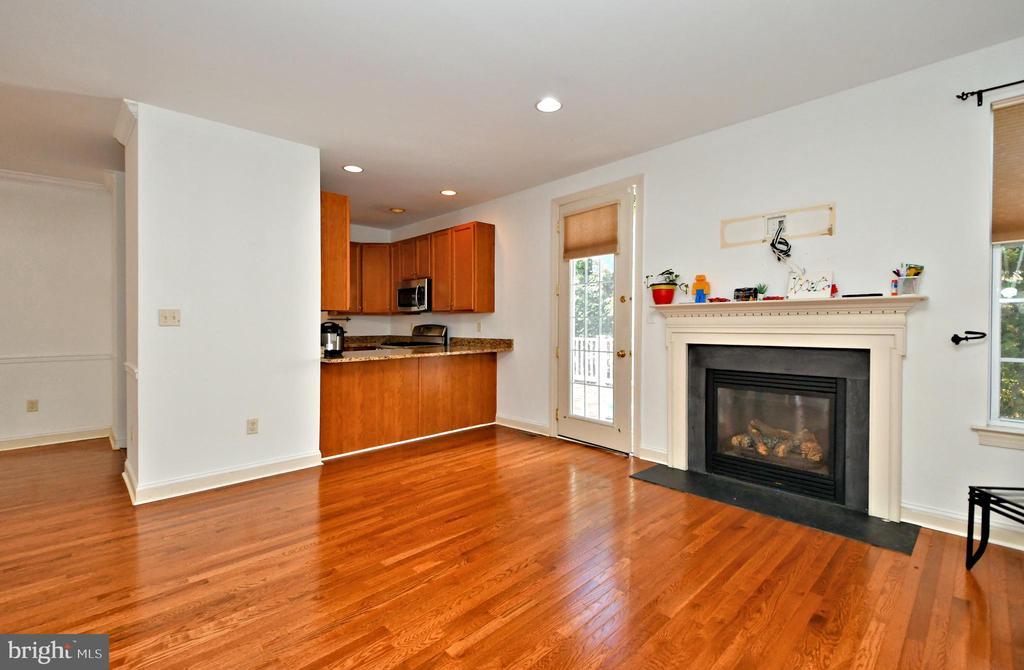416 Oxford Ln
