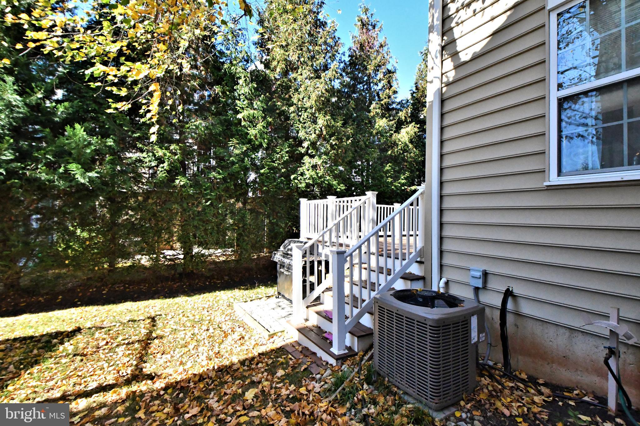 416 Oxford Ln