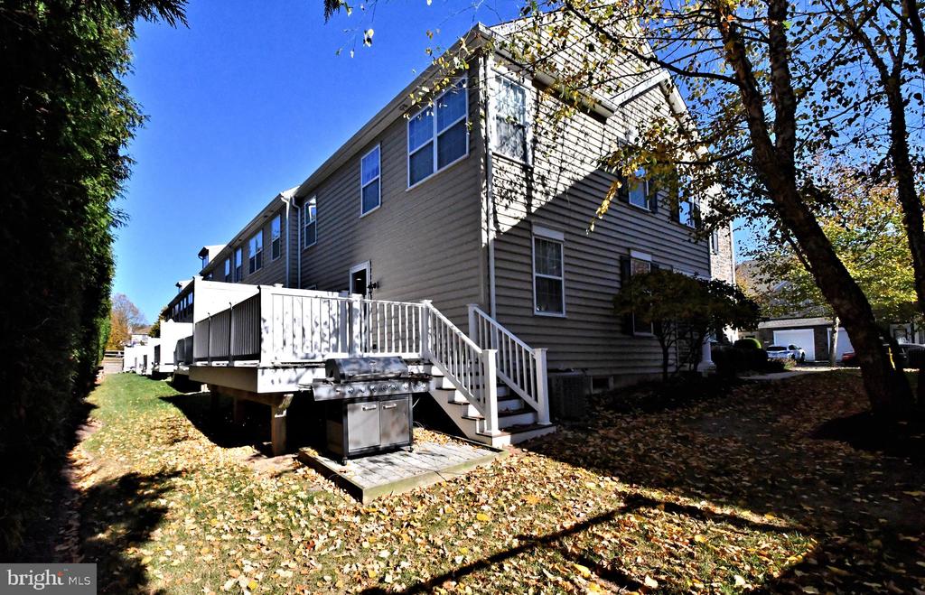 416 Oxford Ln