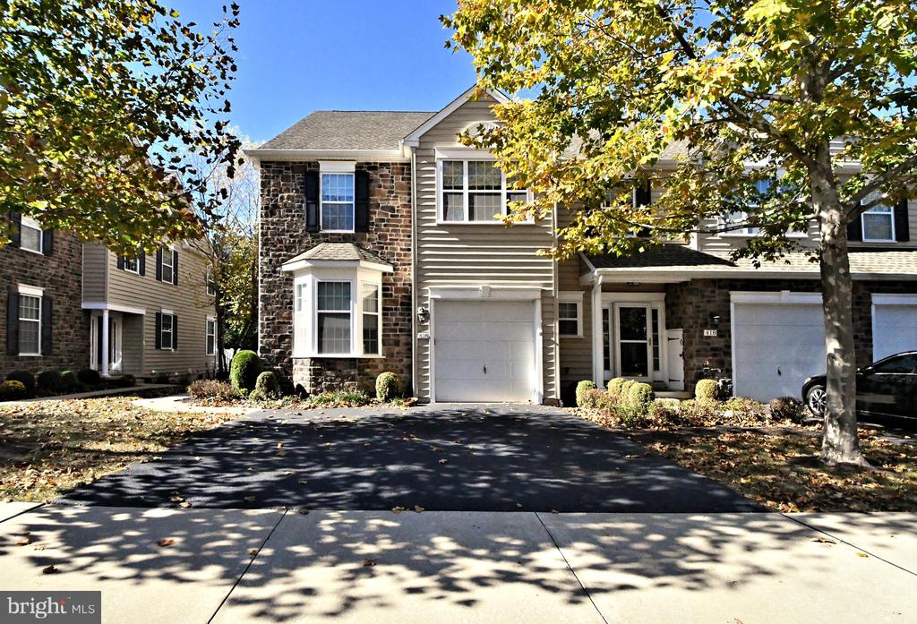 416 Oxford Ln