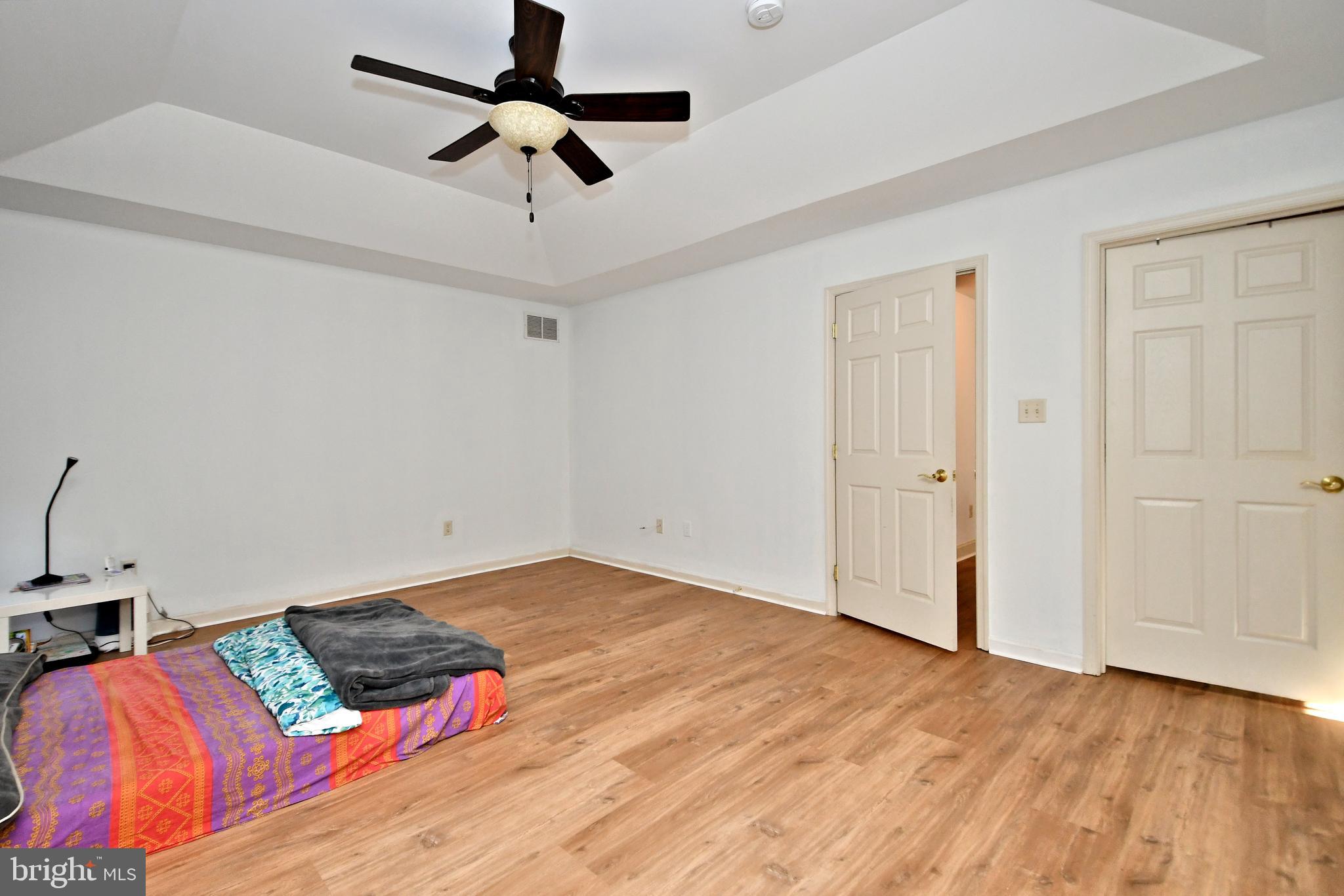 416 Oxford Ln