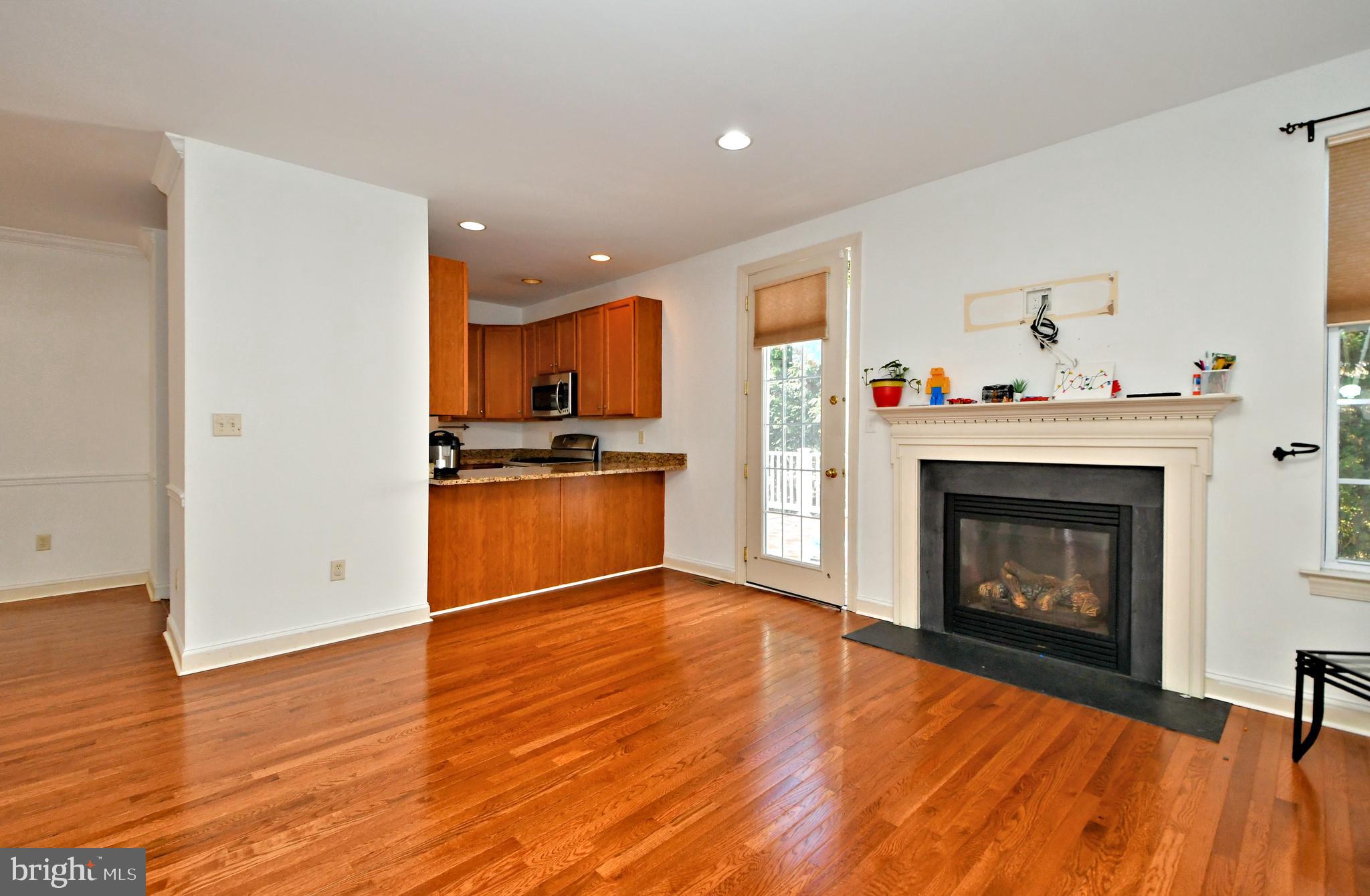 416 Oxford Ln