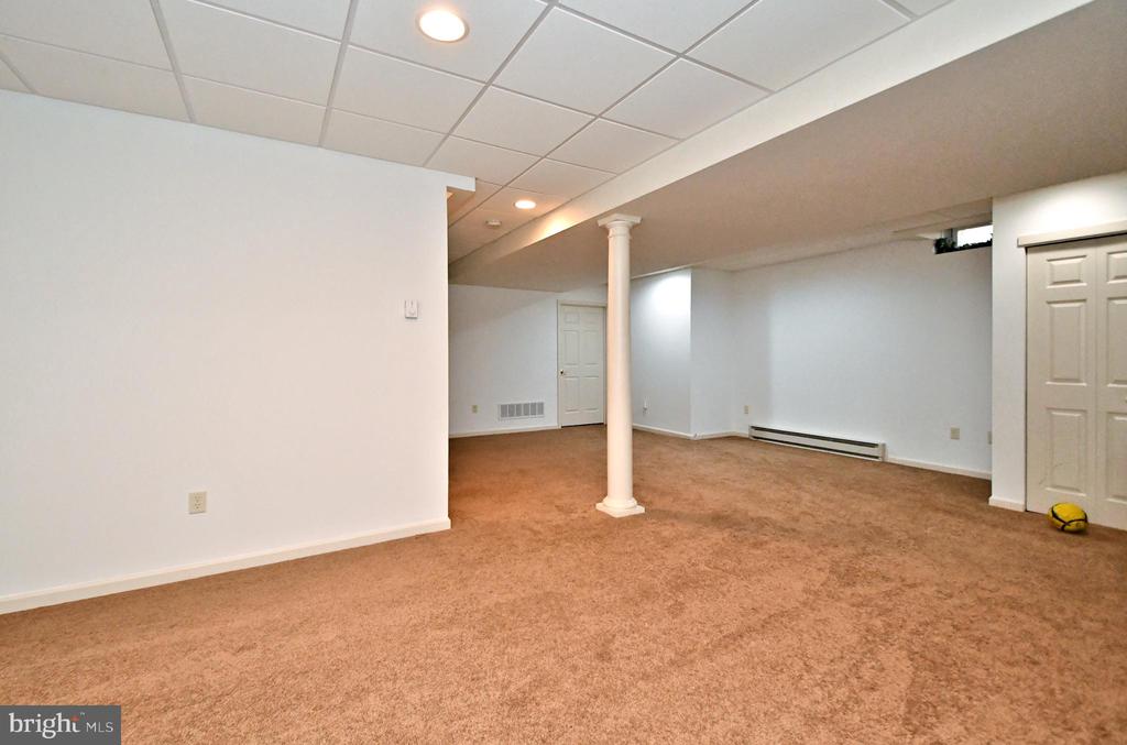 416 Oxford Ln