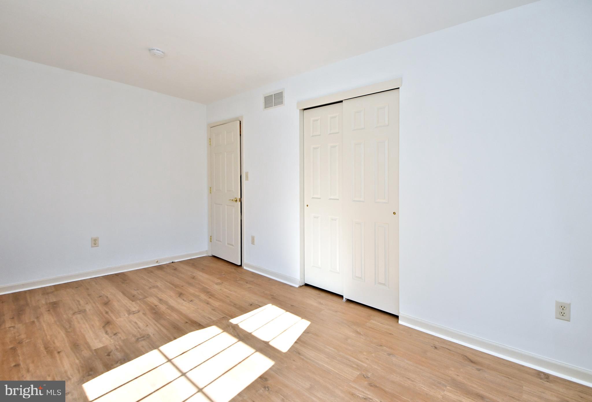 416 Oxford Ln