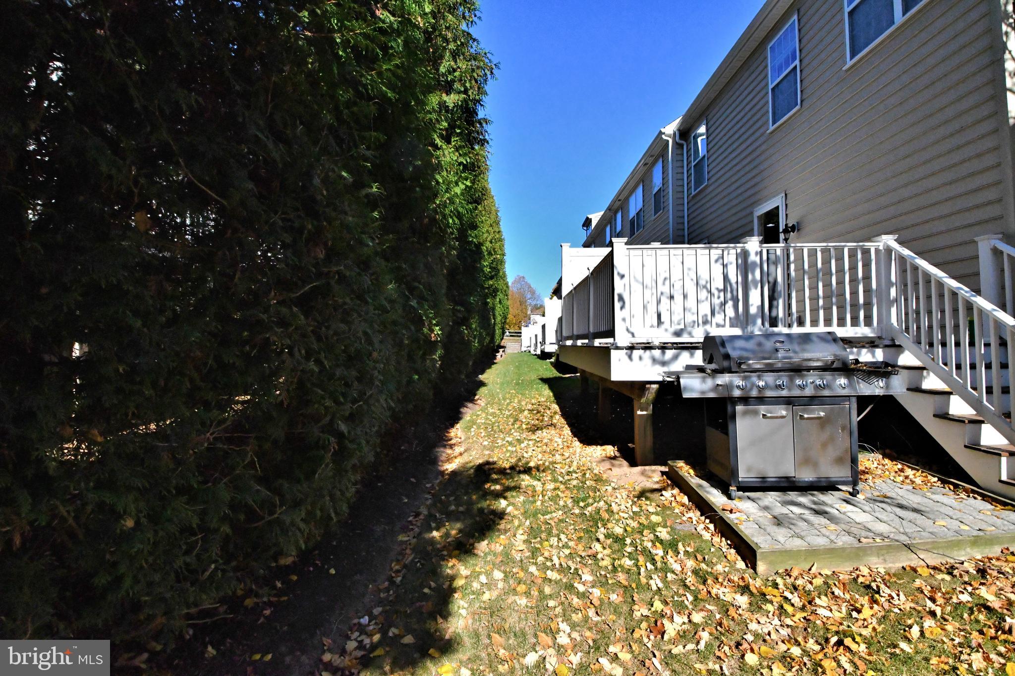 416 Oxford Ln