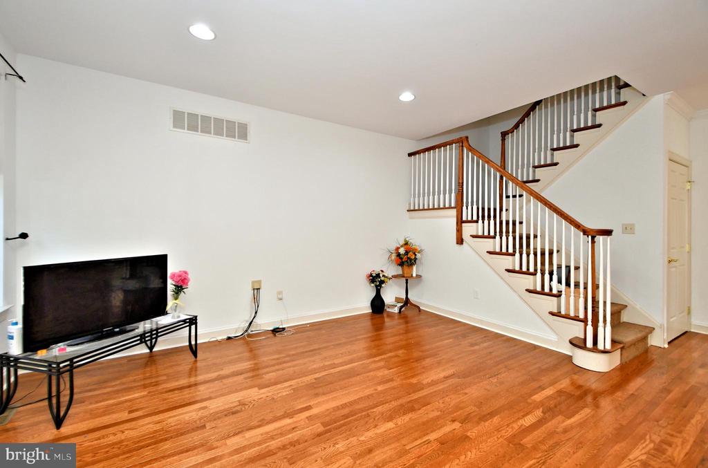 416 Oxford Ln