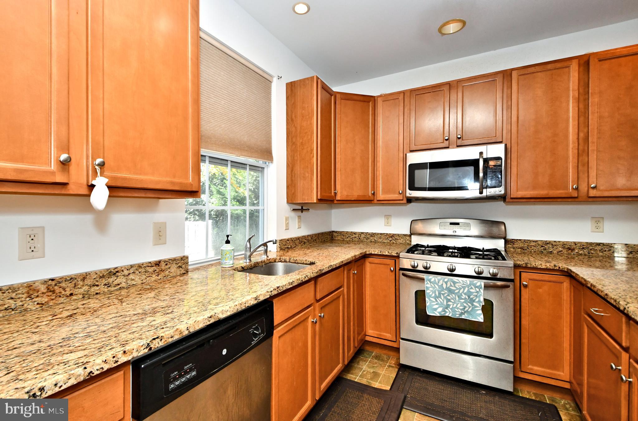 416 Oxford Ln