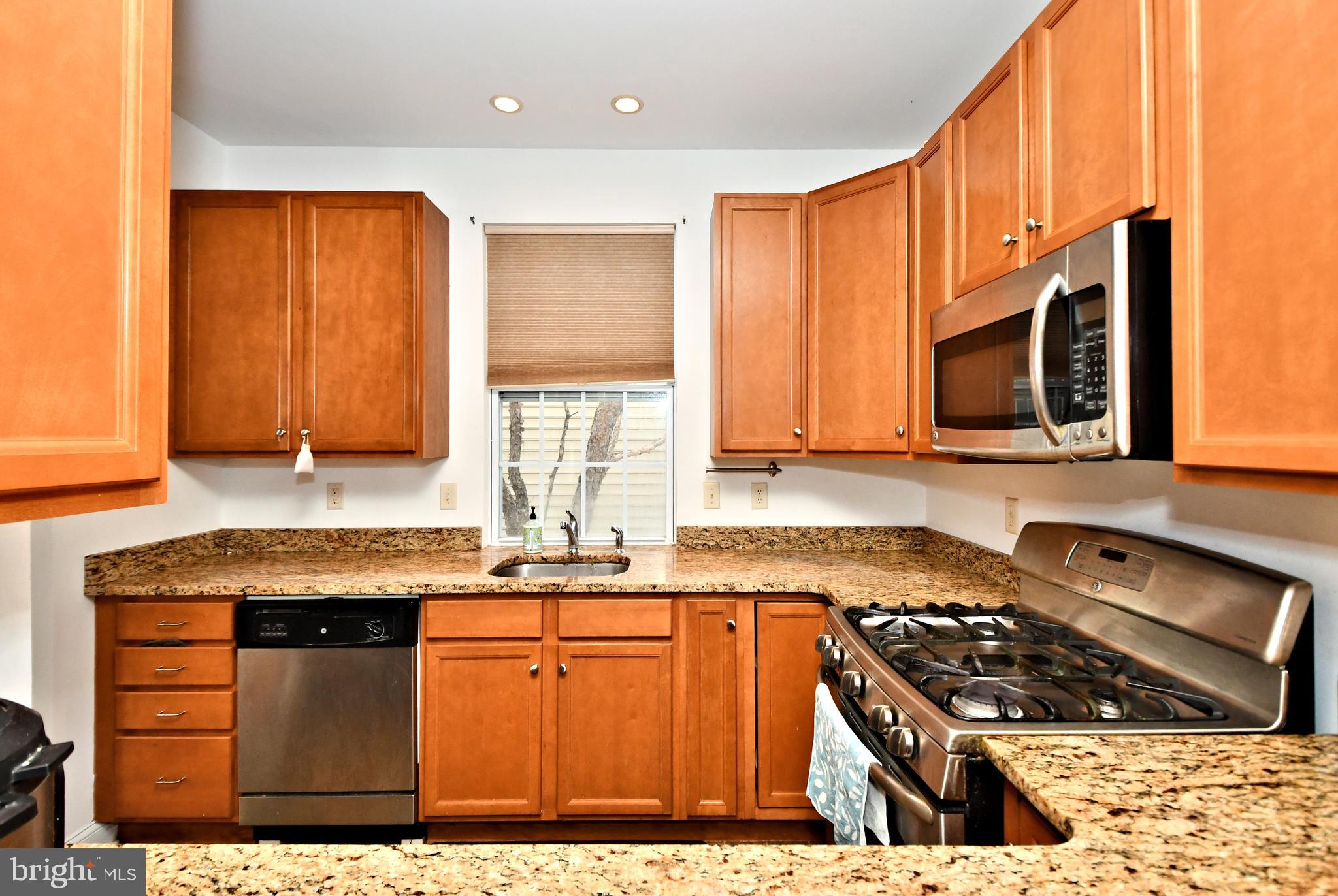 416 Oxford Ln