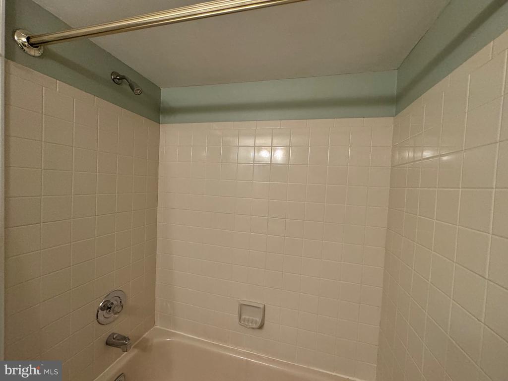 309 HOPKINS CT