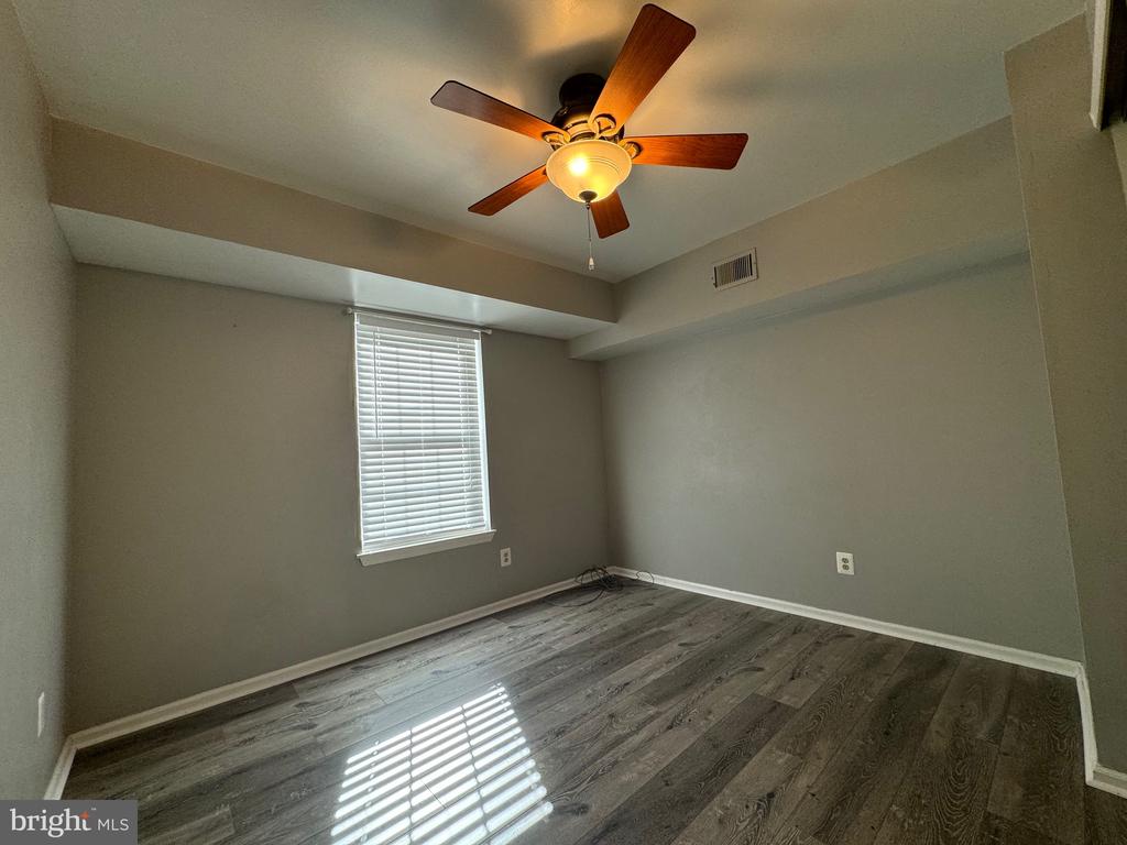 309 HOPKINS CT