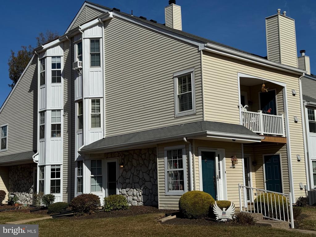 309 HOPKINS CT