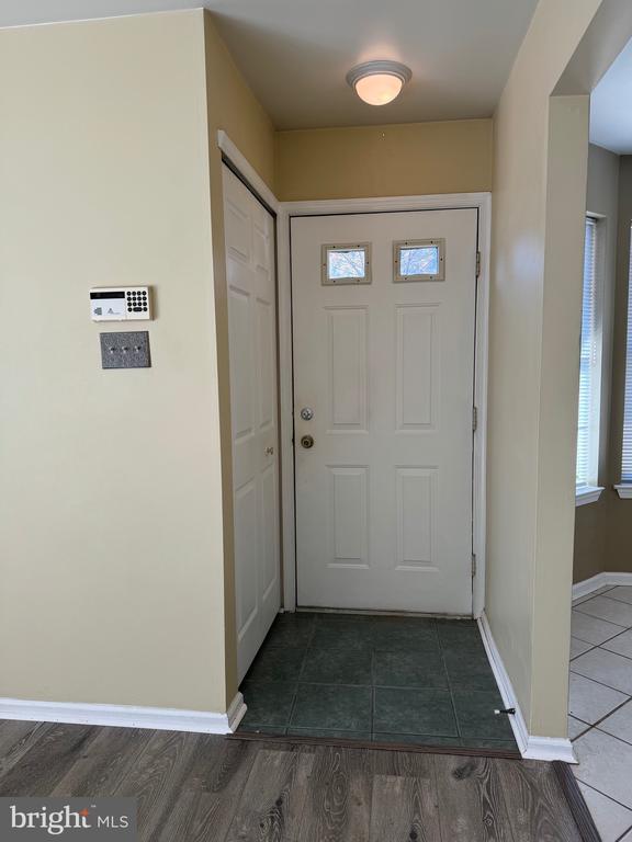 309 HOPKINS CT
