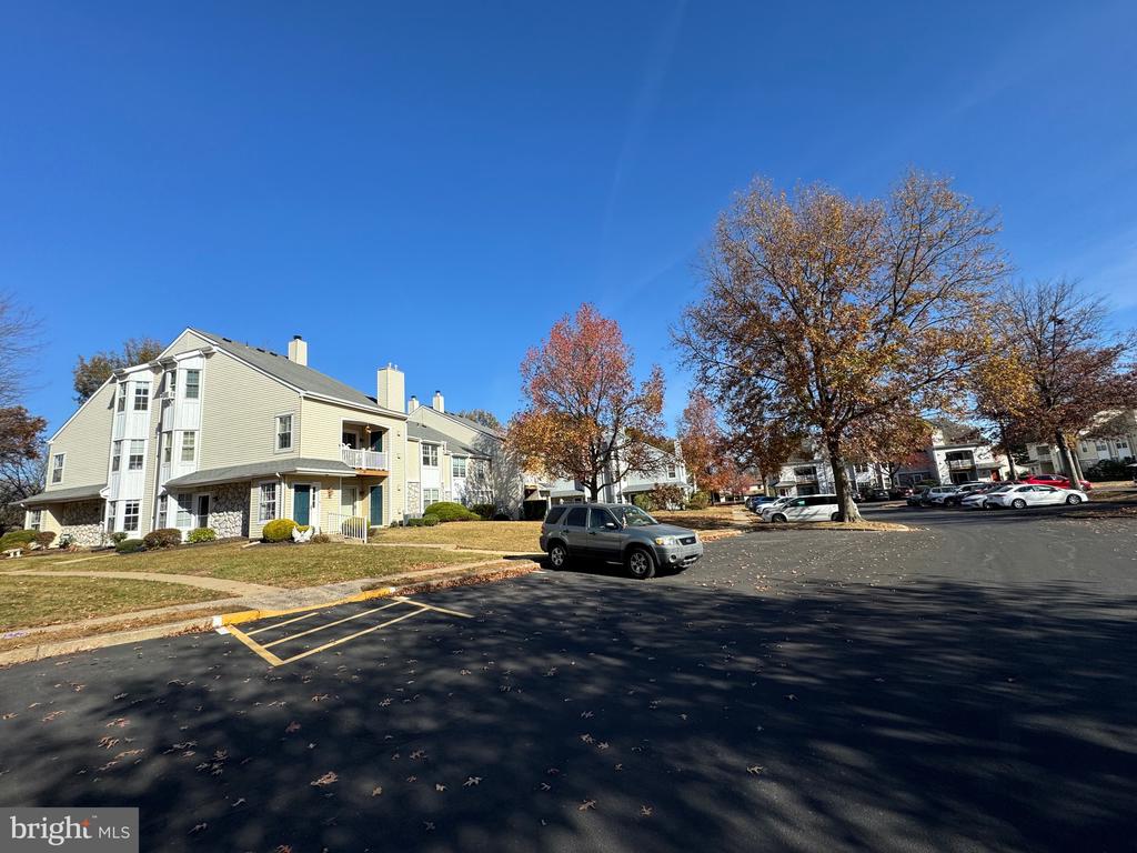 309 HOPKINS CT