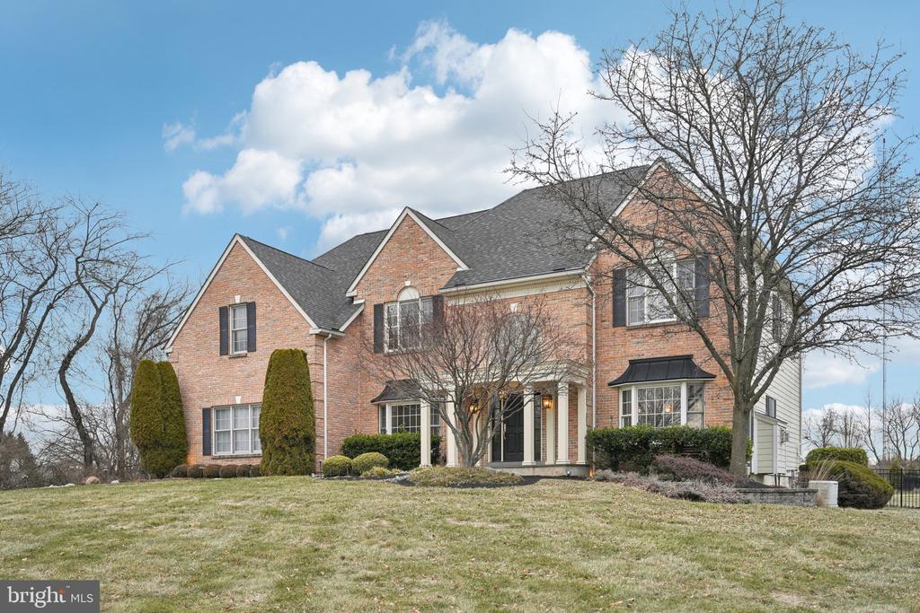 605 Edwin Ln