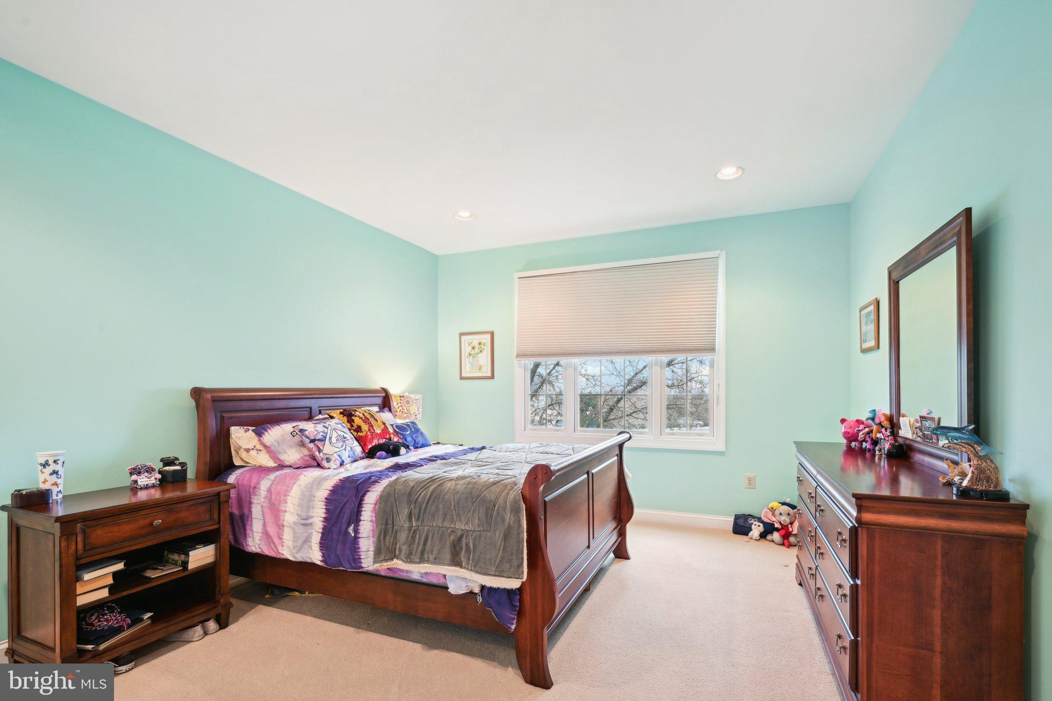 605 Edwin Ln