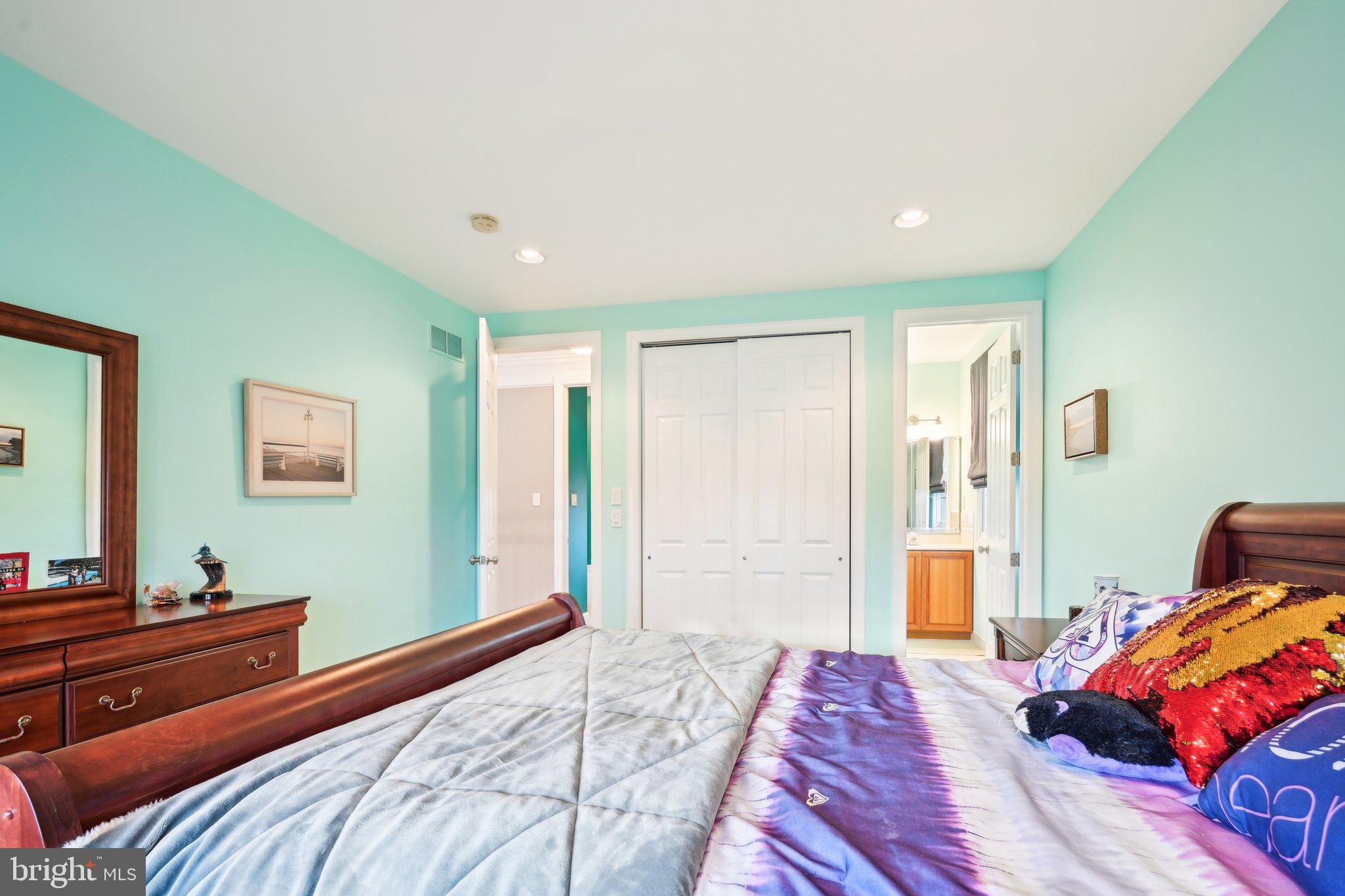 605 Edwin Ln
