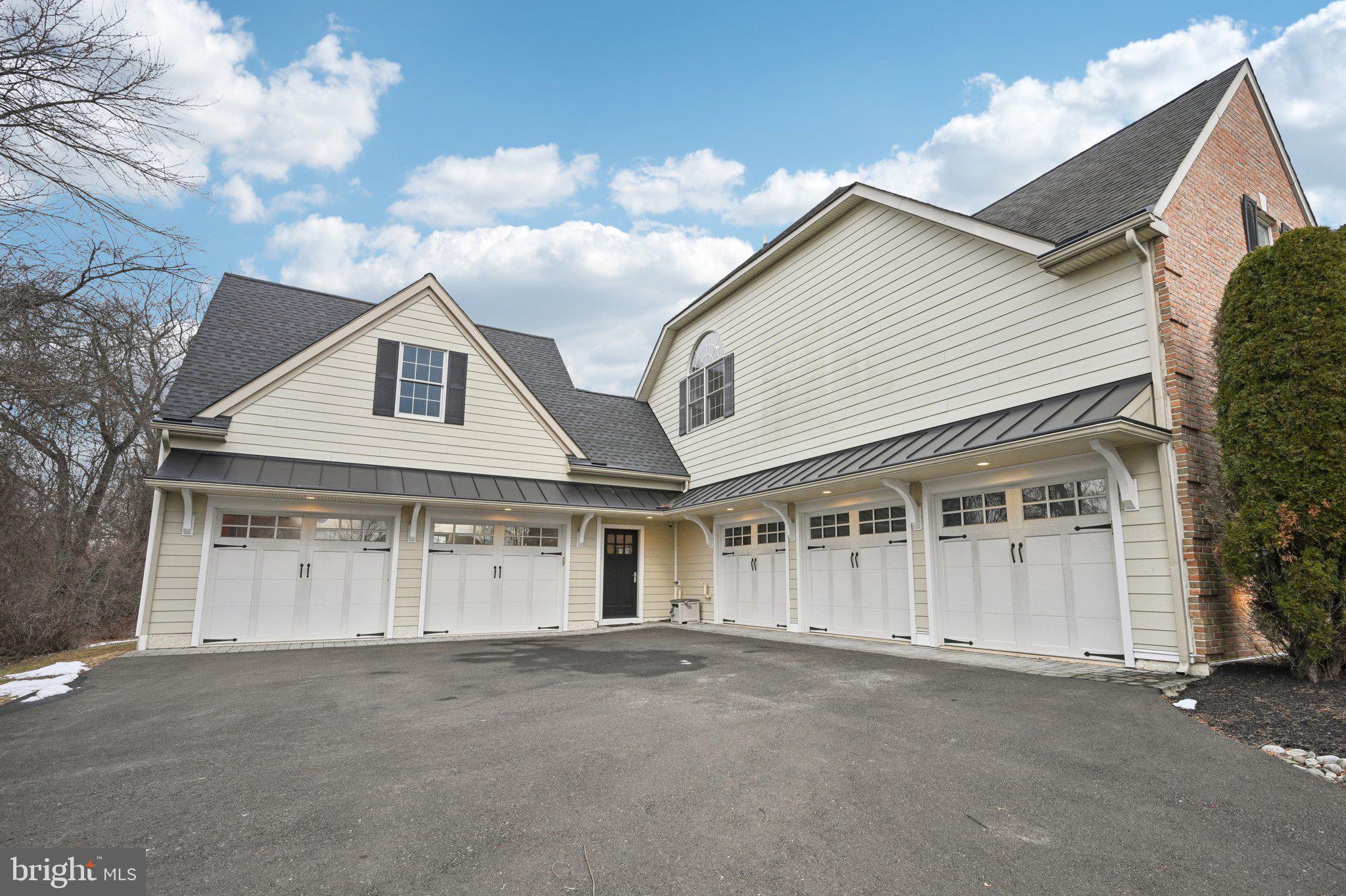 605 Edwin Ln