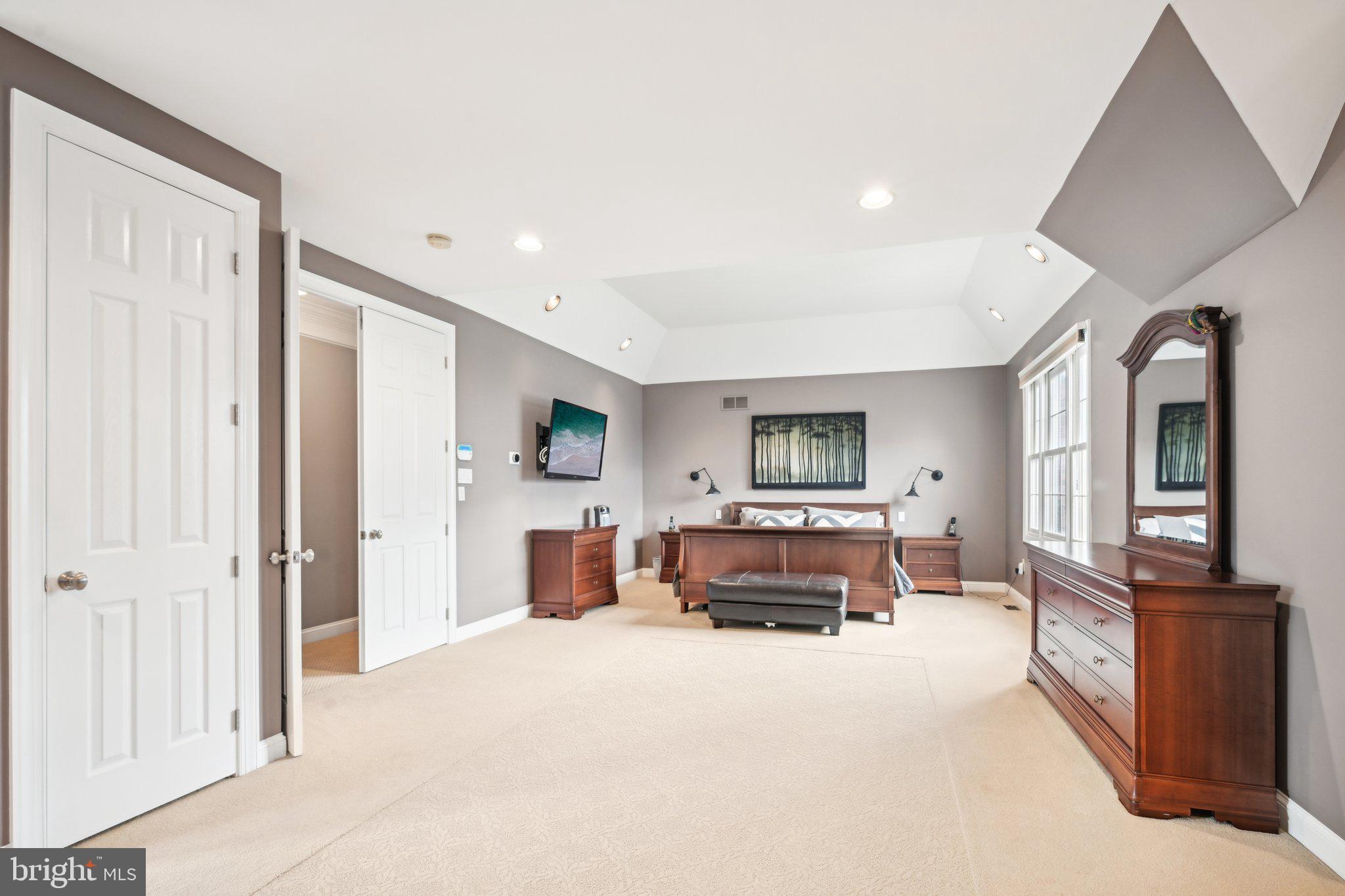 605 Edwin Ln