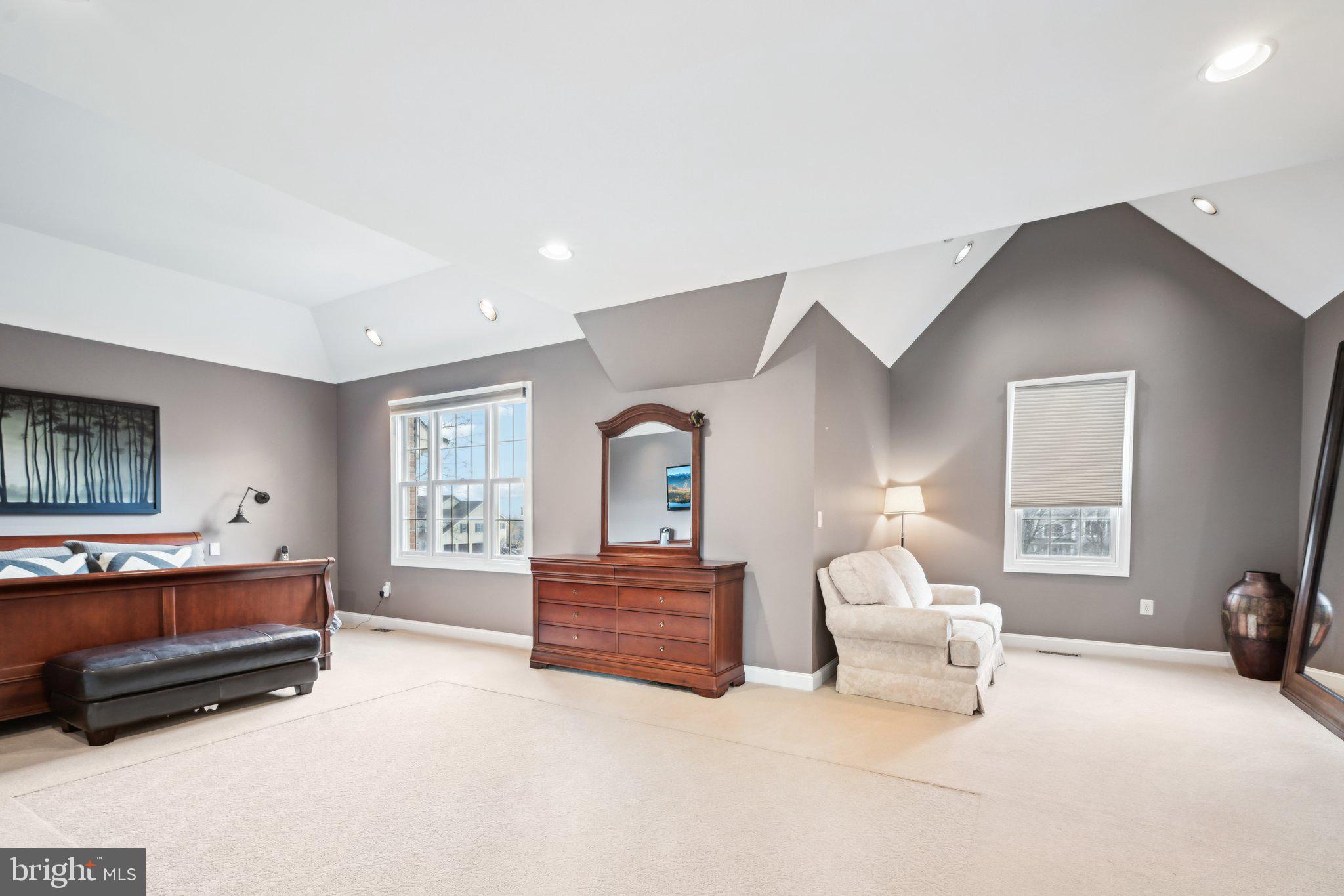 605 Edwin Ln
