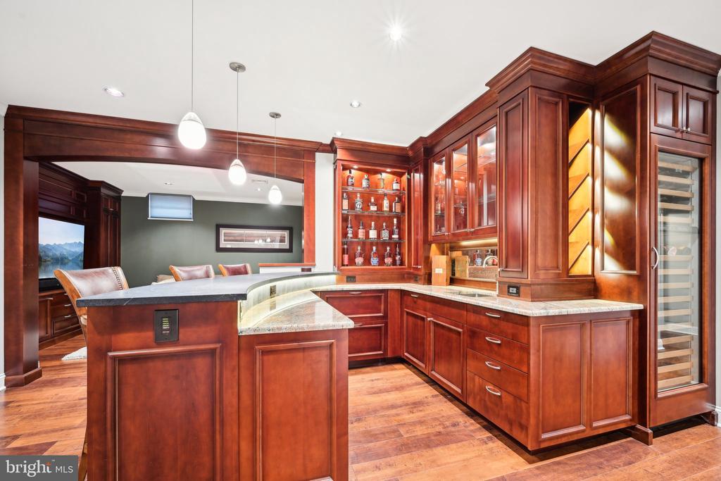 605 Edwin Ln
