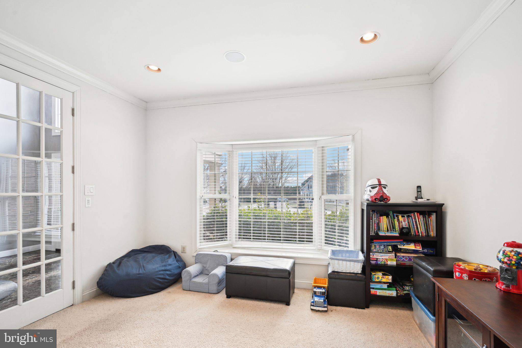 605 Edwin Ln