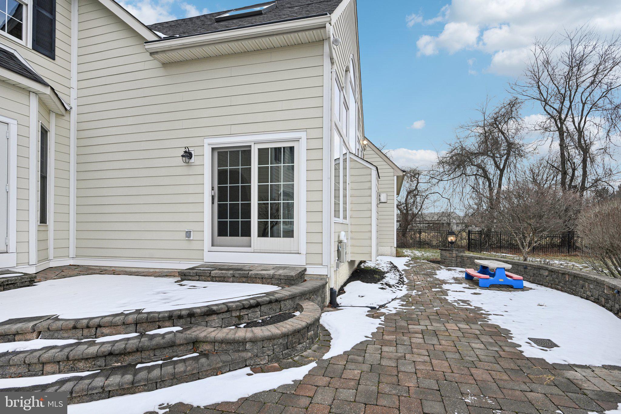 605 Edwin Ln