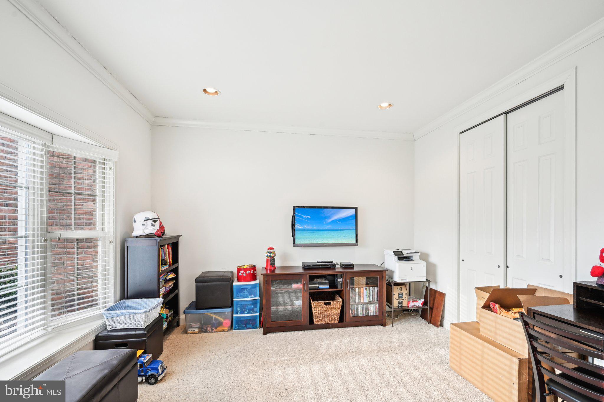 605 Edwin Ln