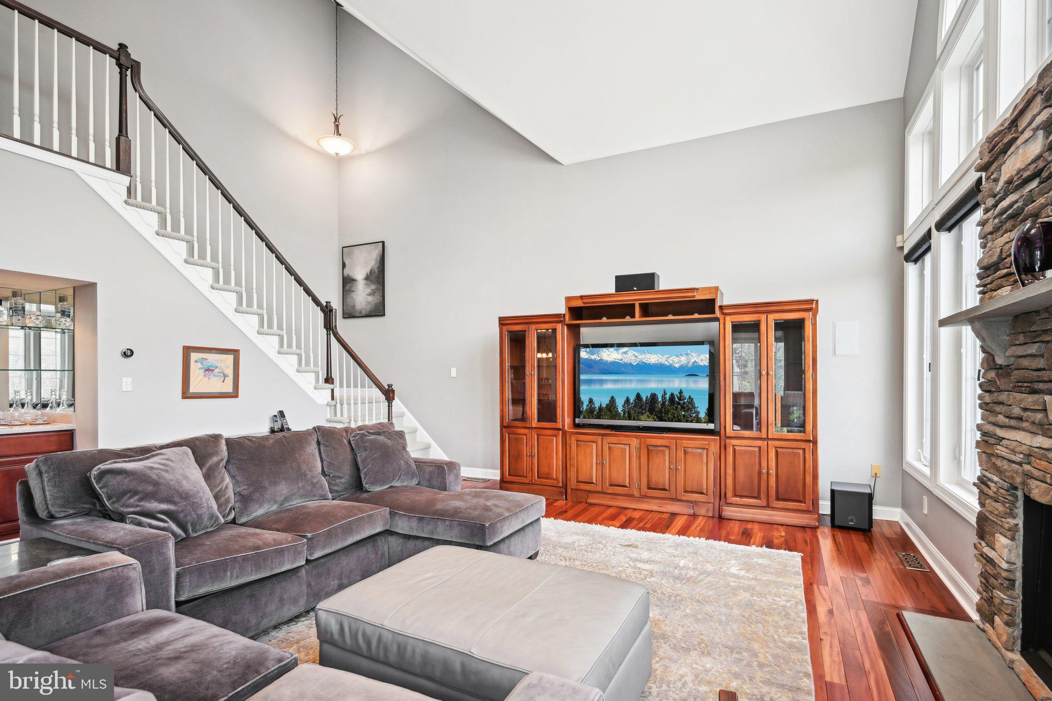 605 Edwin Ln