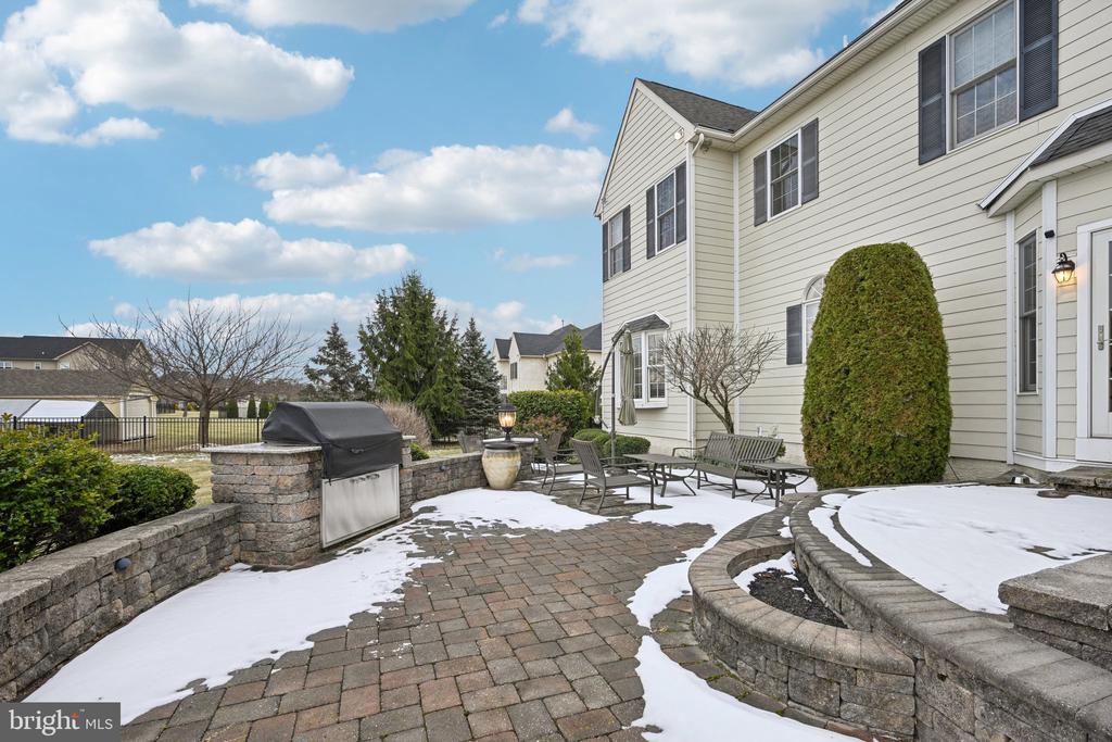 605 Edwin Ln
